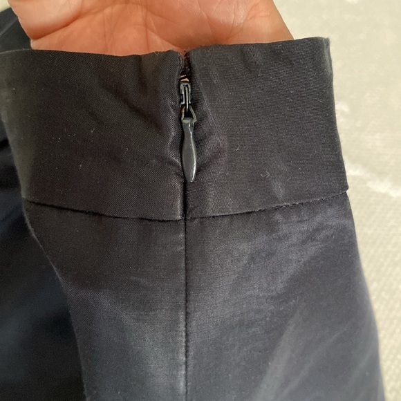 BCBGMaxAzria wide pleats black skirt! Size 12 - Picture 13 of 13